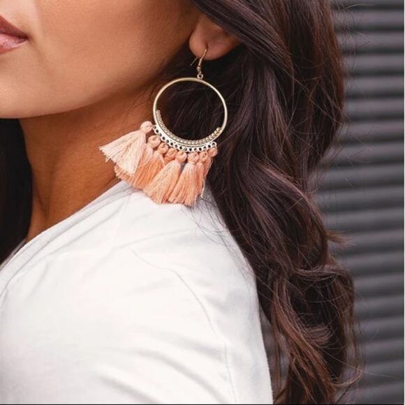 Francesca's Boho Blush Pink Tassel Earrings Gold Chic Bohemian Glam - Picture 3 of 6